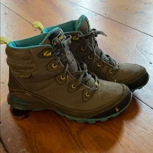 Waterproof Ahnu Hiking Boots! Vibram Soles